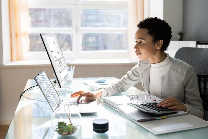 The Advantages of An Accountant for SME Business | Crunch