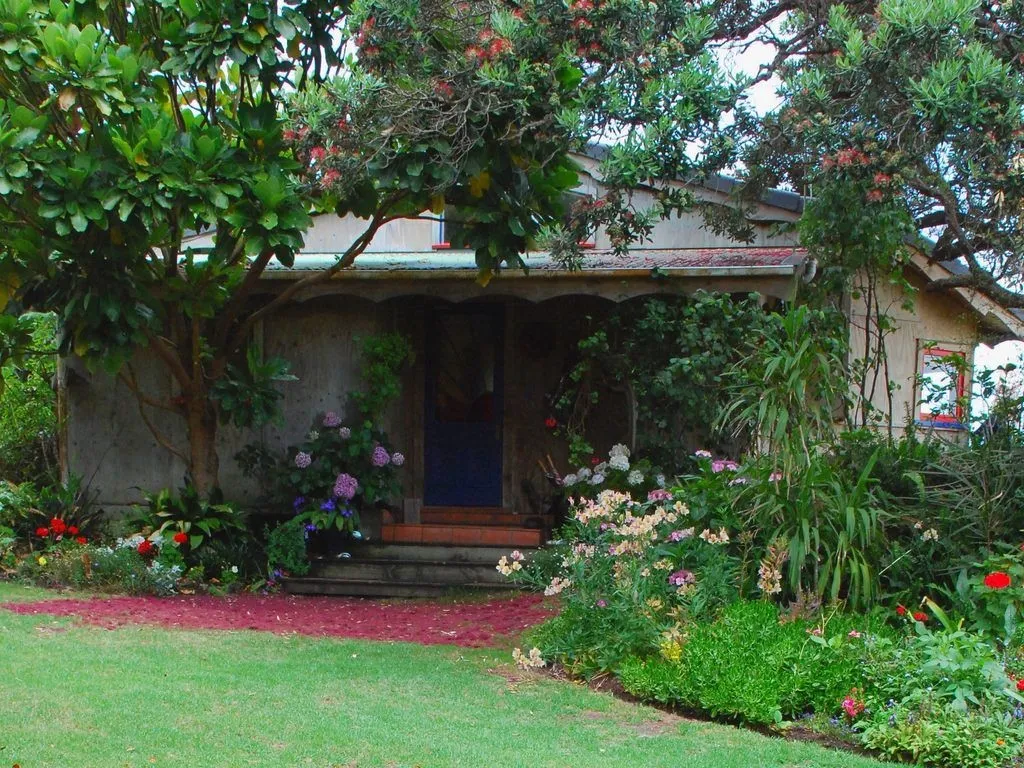 A view of the front of Te Koinga Cottage and it's beautiful garden.