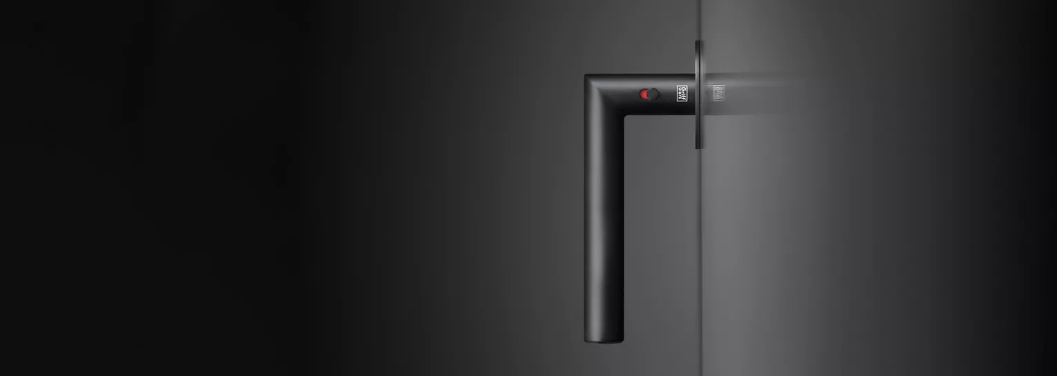 Moderne Türgriffe für Holz-Türen vom Schreiner