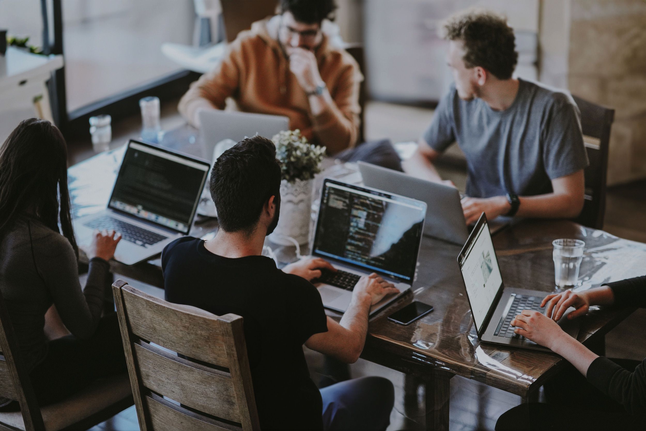Aruza | Our Unique Approach to AI & Software Solutions