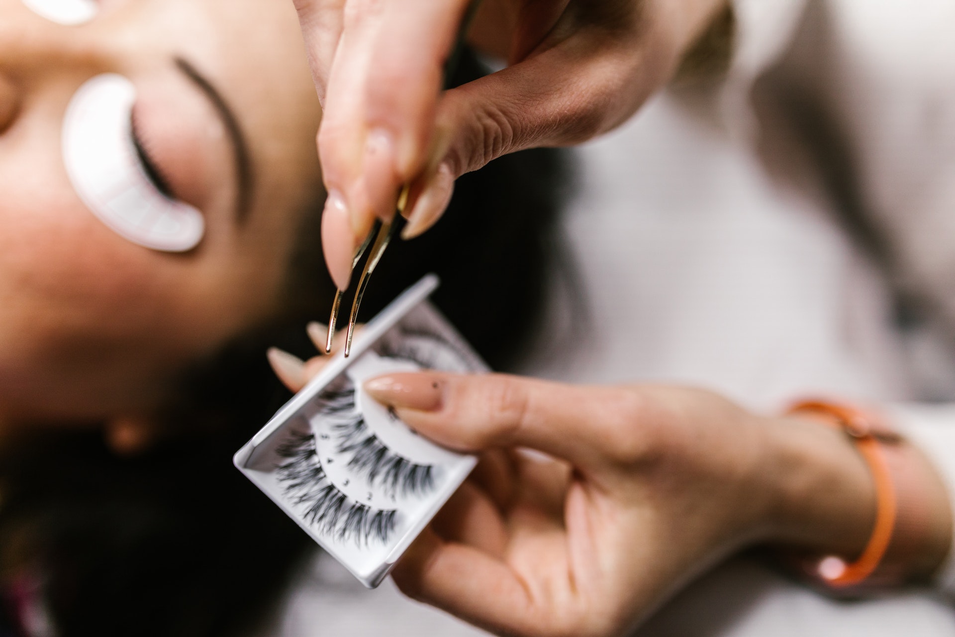 Kenapa Eyelash Extension atau Tanam Bulu Mata Hukumnya Haram? Journal