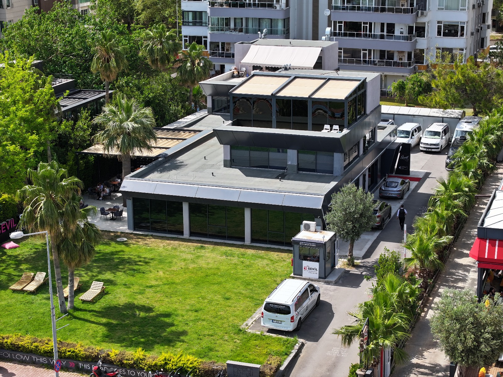 Why Choose a Dentist in Turkey? Exploring Costs, Procedures, and Real