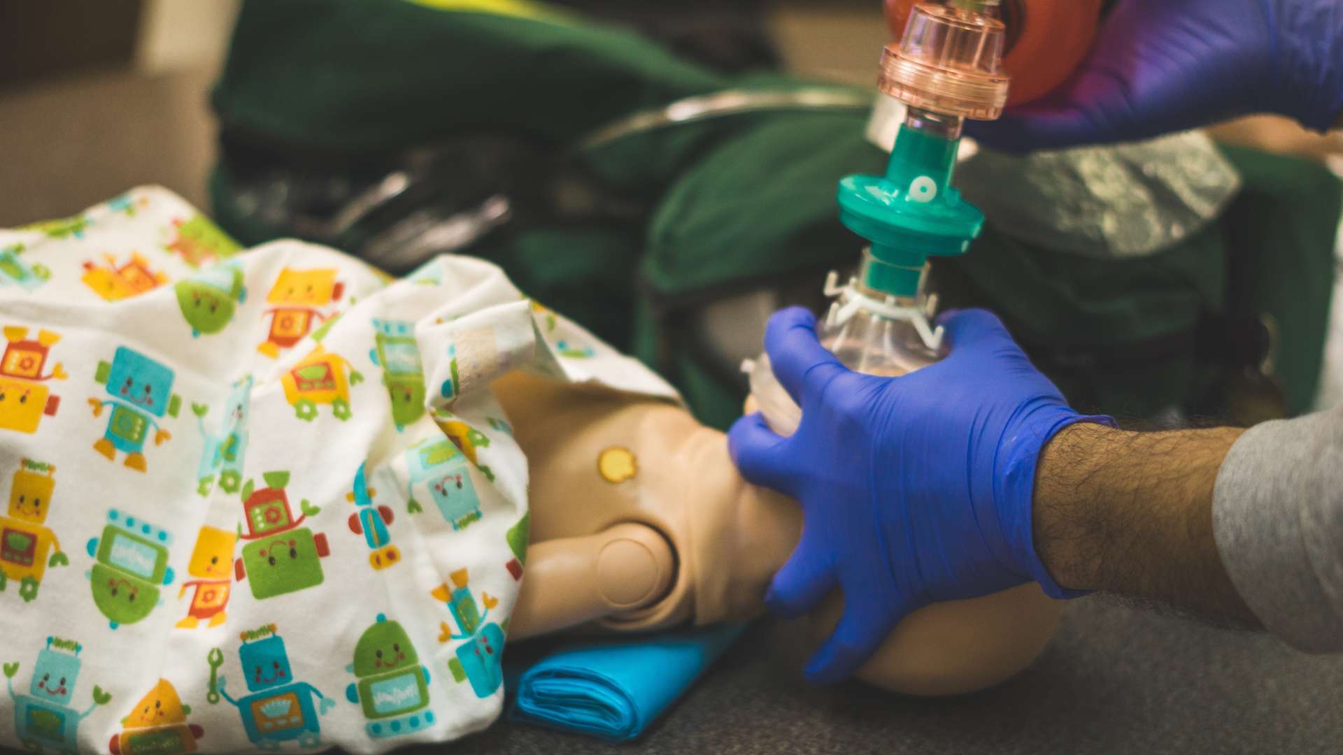 Standard First Aid and CPR Para CPR & First Aid Mississauga, Brampton