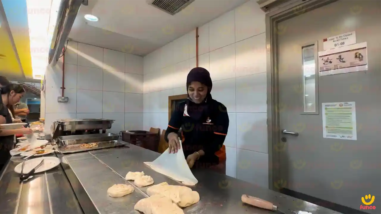 Best Roti Prata Live Station Rental in Singapore [2024] | FunCo