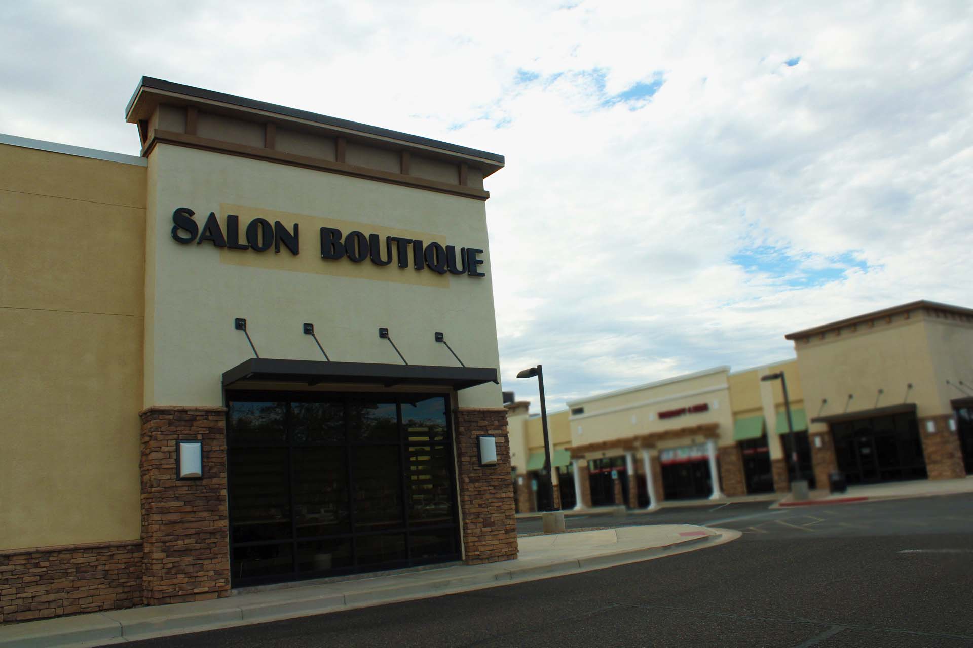 Salon Boutique - Surprise