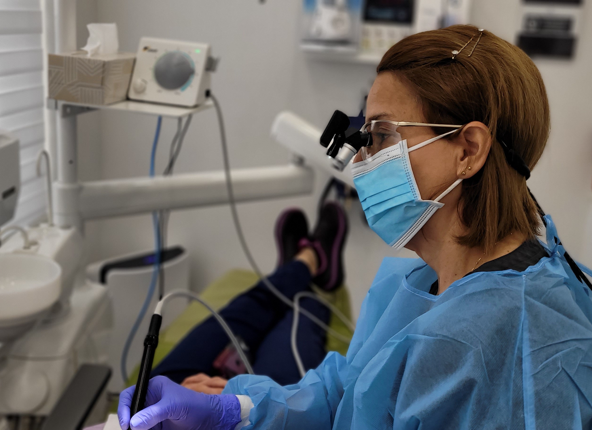 How to Properly Wear Loupes for Enhanced Vision