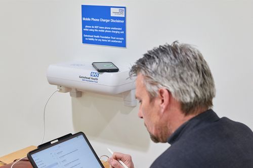 Wireless Charging Shelves for the Healthcare Sector