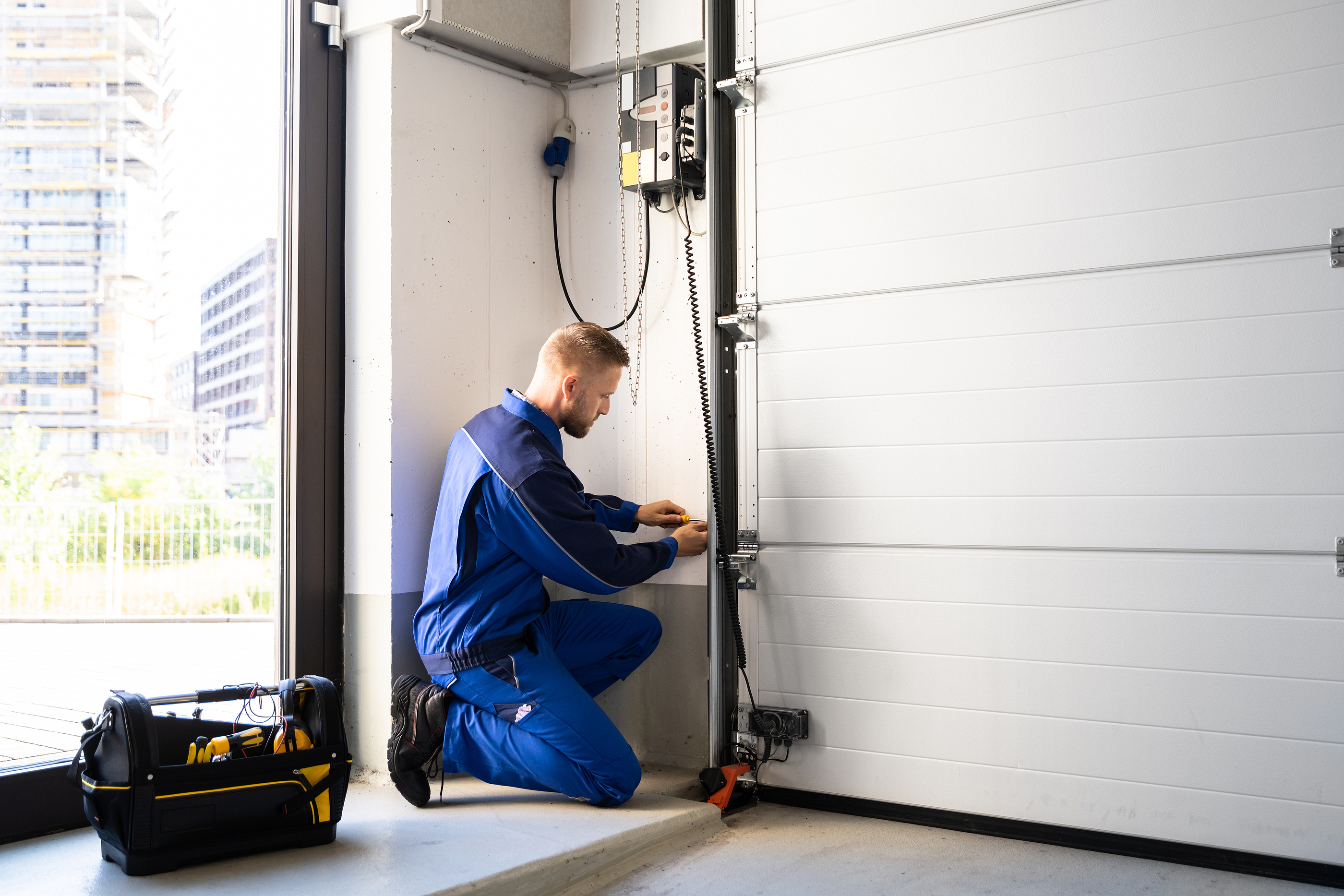 Broken Garage Door in Apple Valley, MN | Service & Repair