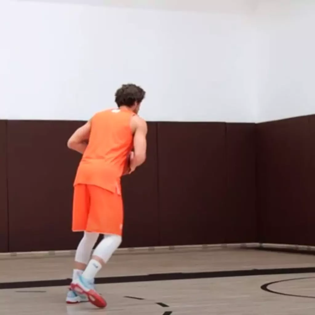 Advanced Mikan drill — Level Up Basketball