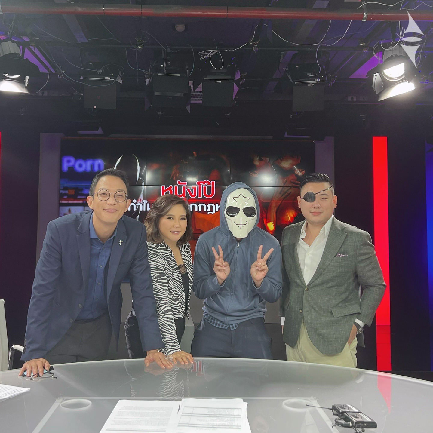 พูดคุยเรื่อง Sex Creator ที่มากกว่าเรื่อง 18+ กับ “ชายต๊องหญิงเพี้ยน”