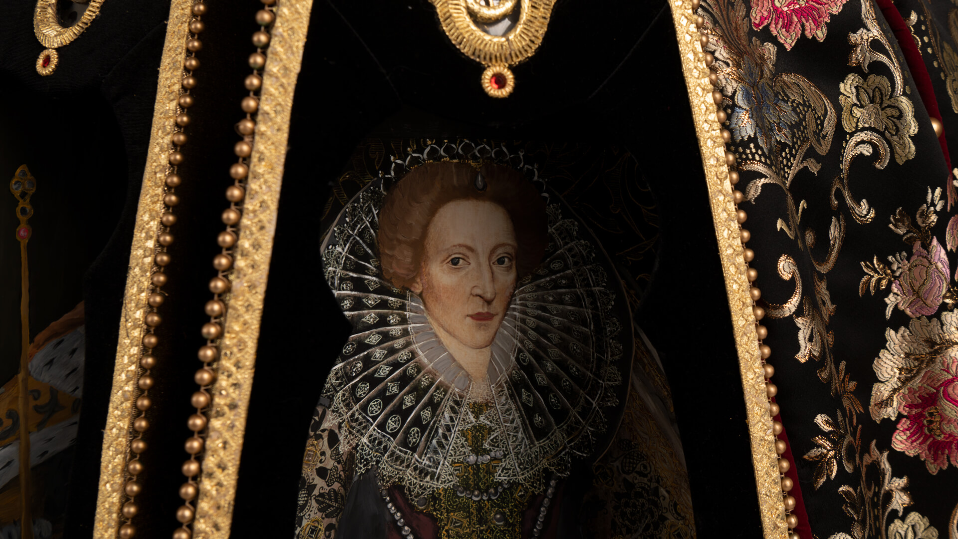 Aetatem Aureum: Elizabeth & Her Lady, Carolyn Gibson & Joelle March, New Zealand