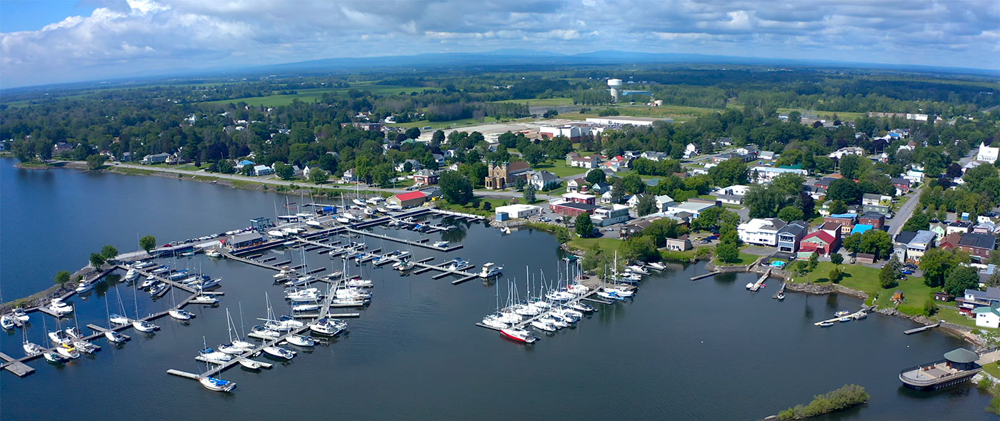 to the Town with Two Villages Town of Champlain