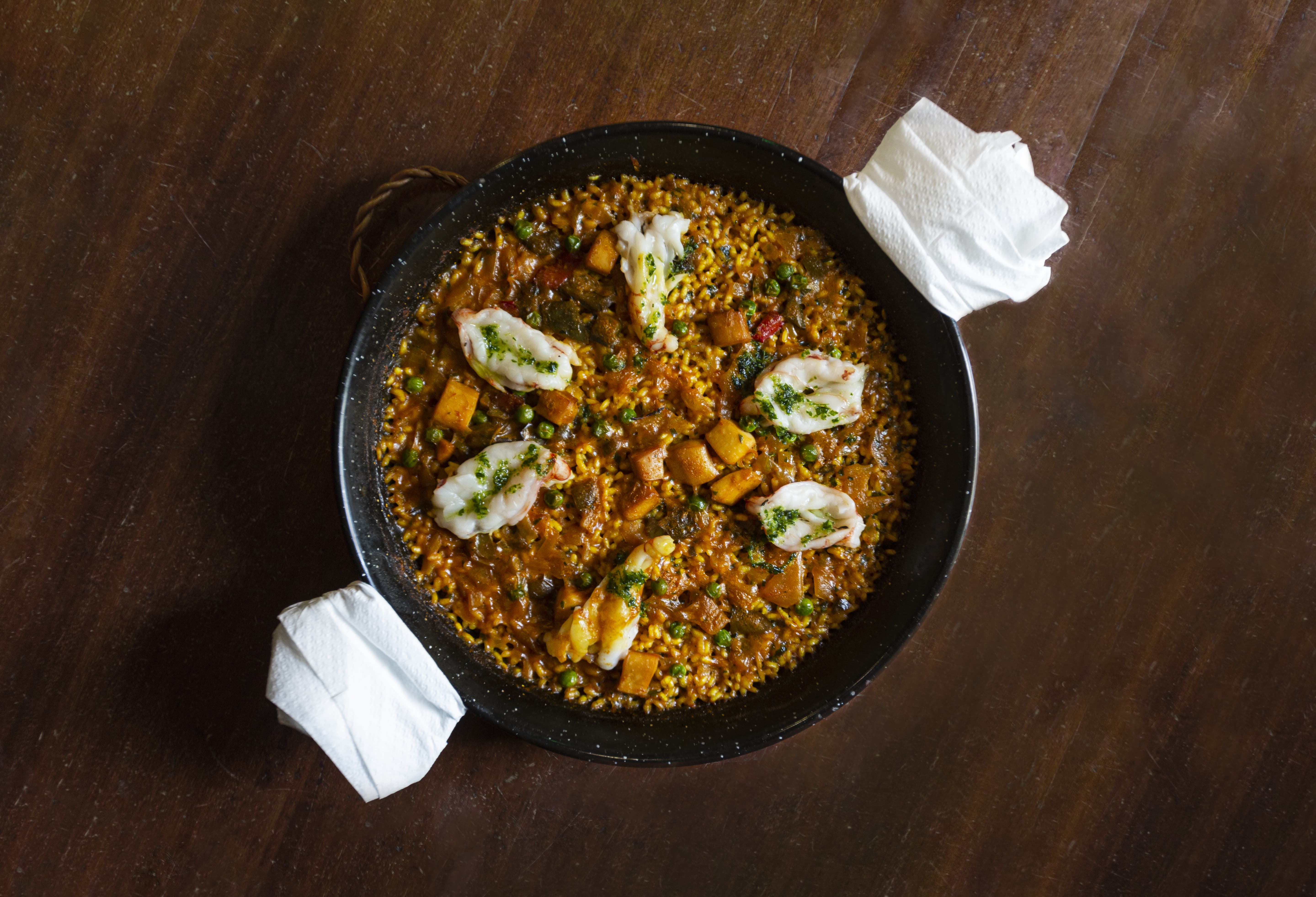 La auténtica paella en Barcelona Bodega Joan