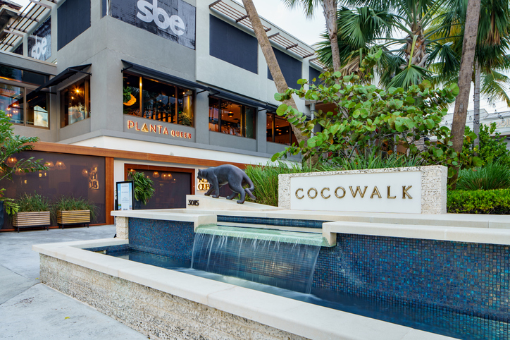 Vita | Dine in Style at CocoWalk
