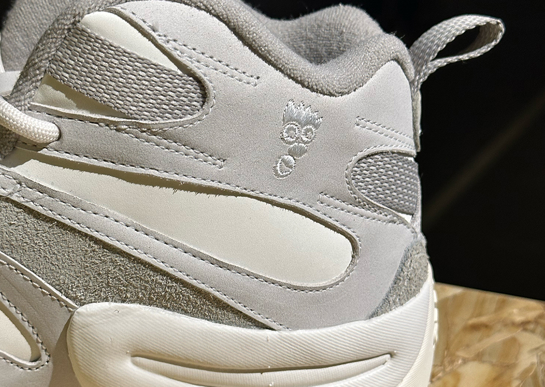 crazy 8 black and white