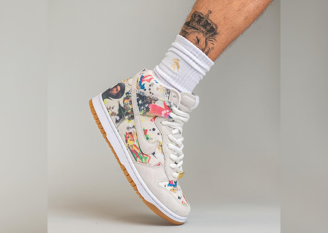 supreme dunks release time