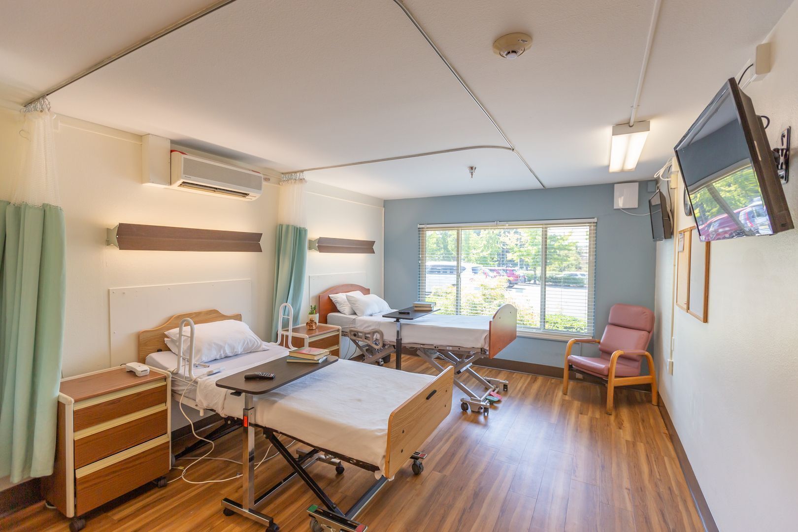 Hearthstone Nursing & Rehabilitation Center Amenities