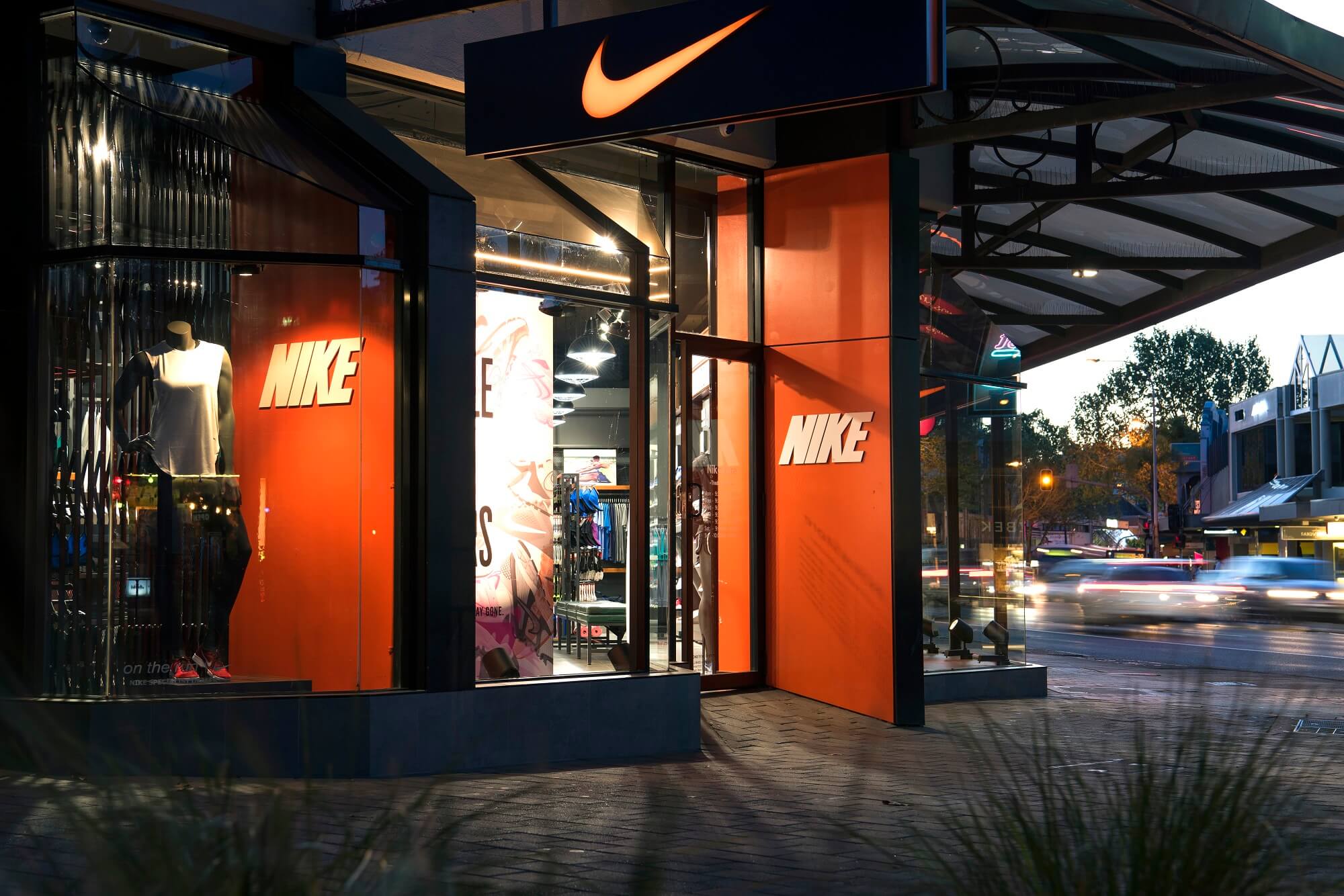 nike flip flops women