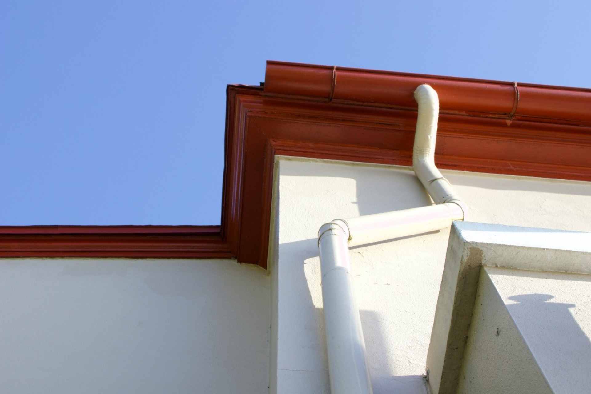 Plastic vs Metal Gutter Guards Which Should You Choose? Four Seasons