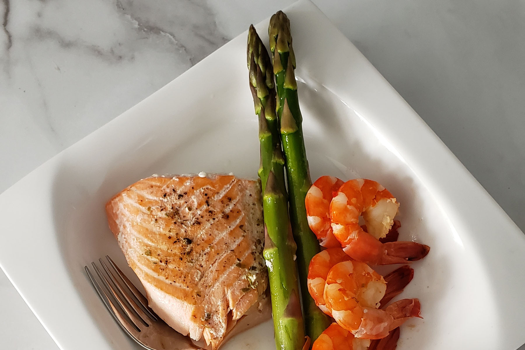 Diet as a Therapeutic Option for Adult Inflammatory Bowel Disease