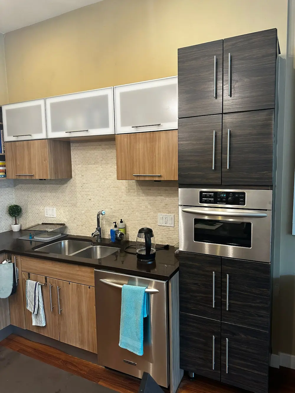 Kitchen Guys Refacing Experts!