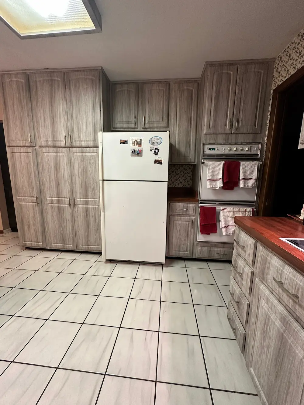 Refacing Before and After Kitchen Guys