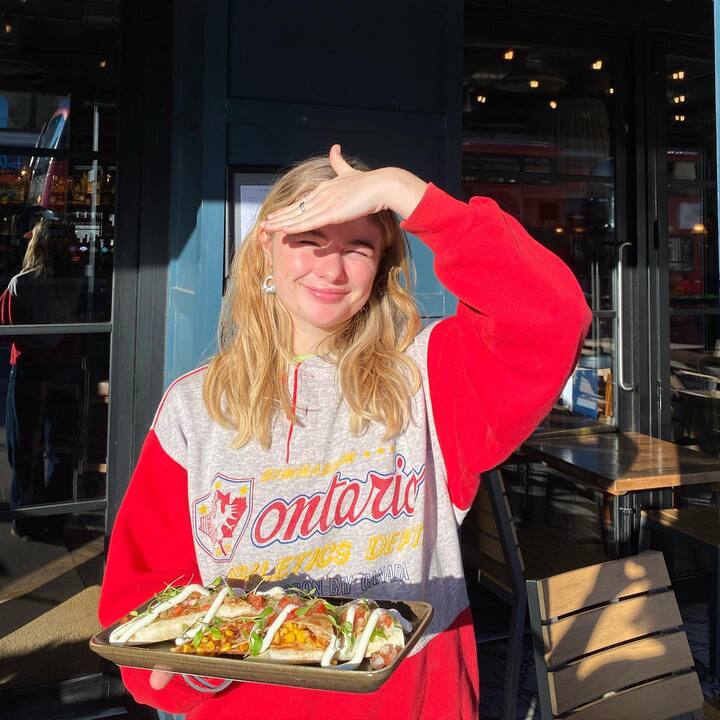 Happy Saturday! Come celebrate this sunny day with some of our delicious brunch 🤩 here’s Scarlett with our vegetable quesadilla with pico de gallo, coriander and lime 😋

#pubsoflondon #londonpubs #brunch #brunchtime #balham #balhamfood #balhammums #balhamlife