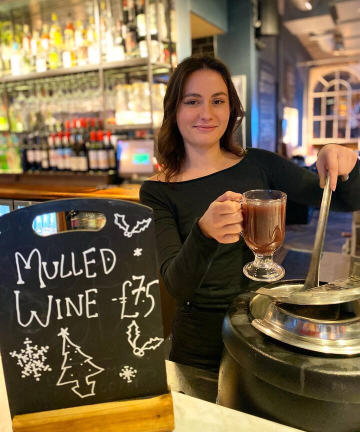 Warm up with some of our delicious mulled wine 😌 available now! 🎄❄️

#balham #mulledwine #balhamlife #pubsoflondon #londonpubs #balhammums #thecyclist