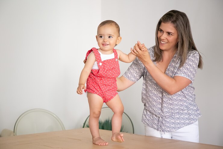 When do Babies Start Talking: Quick Guide & Tips | Raising Superstars