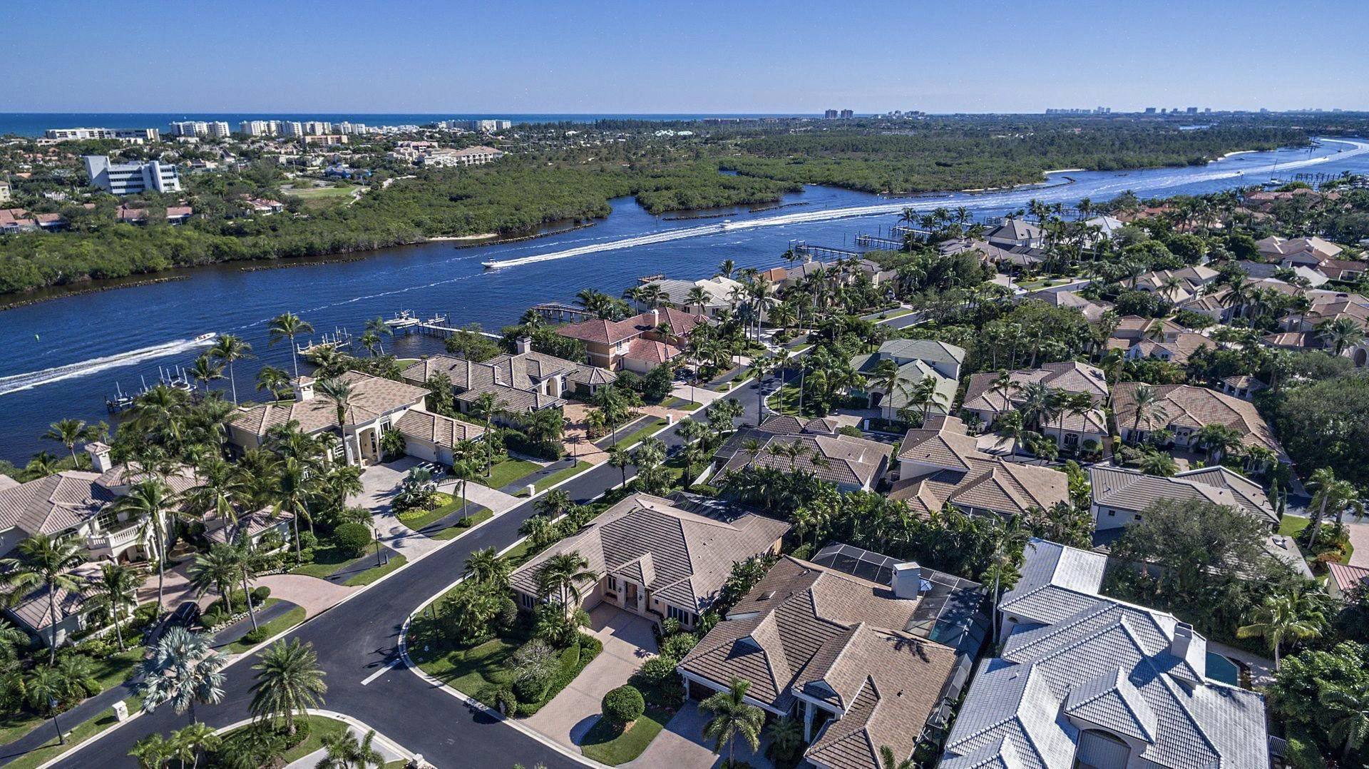 Jonathan's Landing Communities