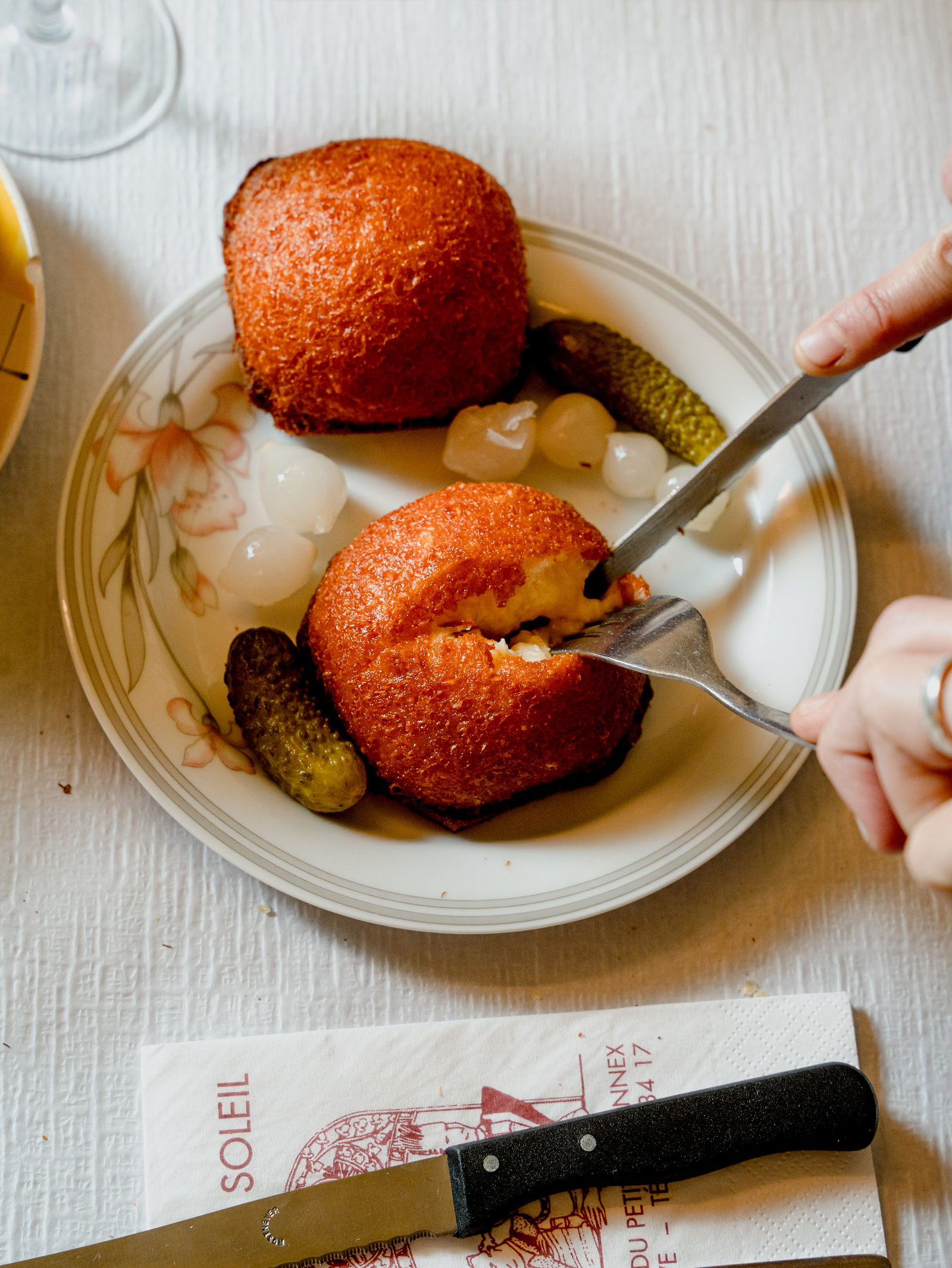 Café du Soleil Meilleure Fondue de Genève et Cuisine Suisse Authentique.