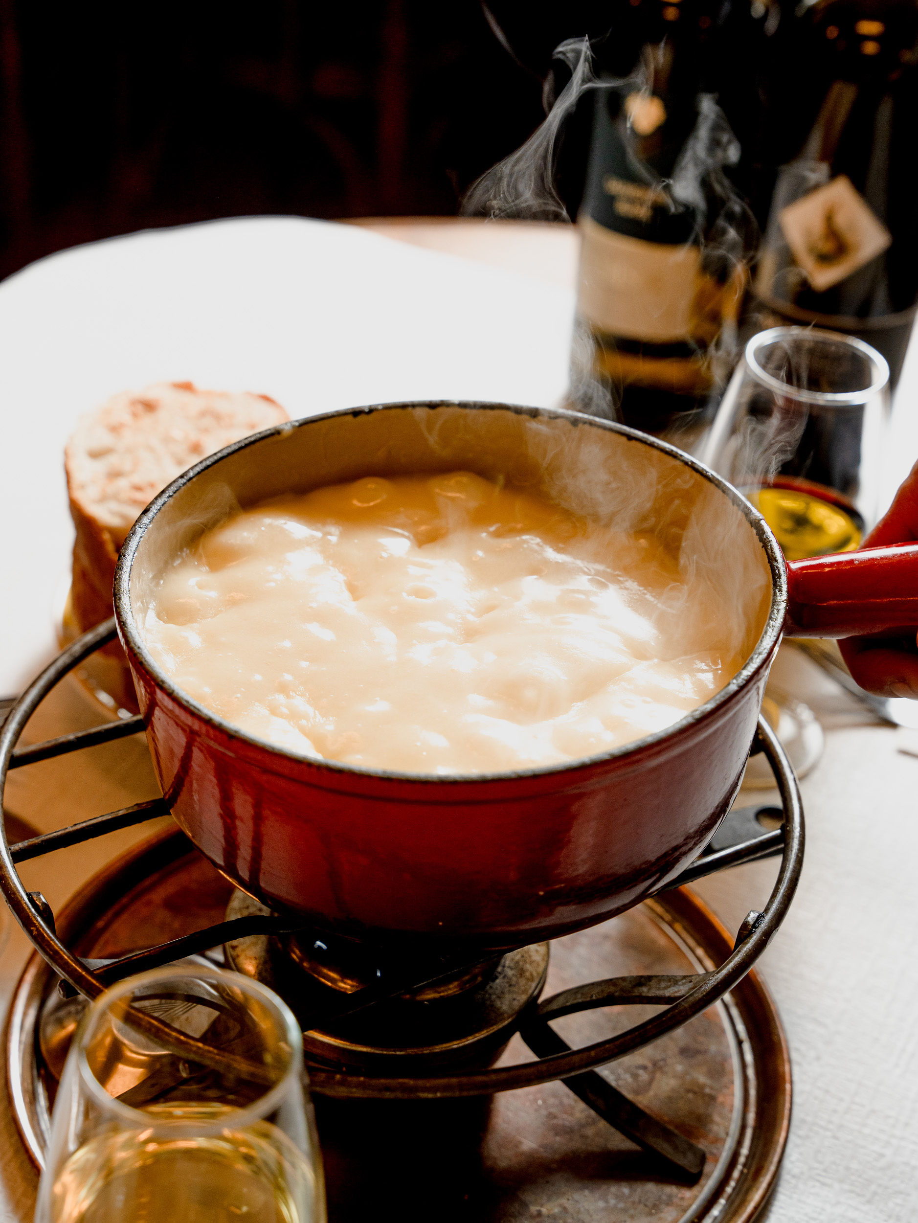 Meilleure Fondue de Genève et Cuisine Suisse Authentique.