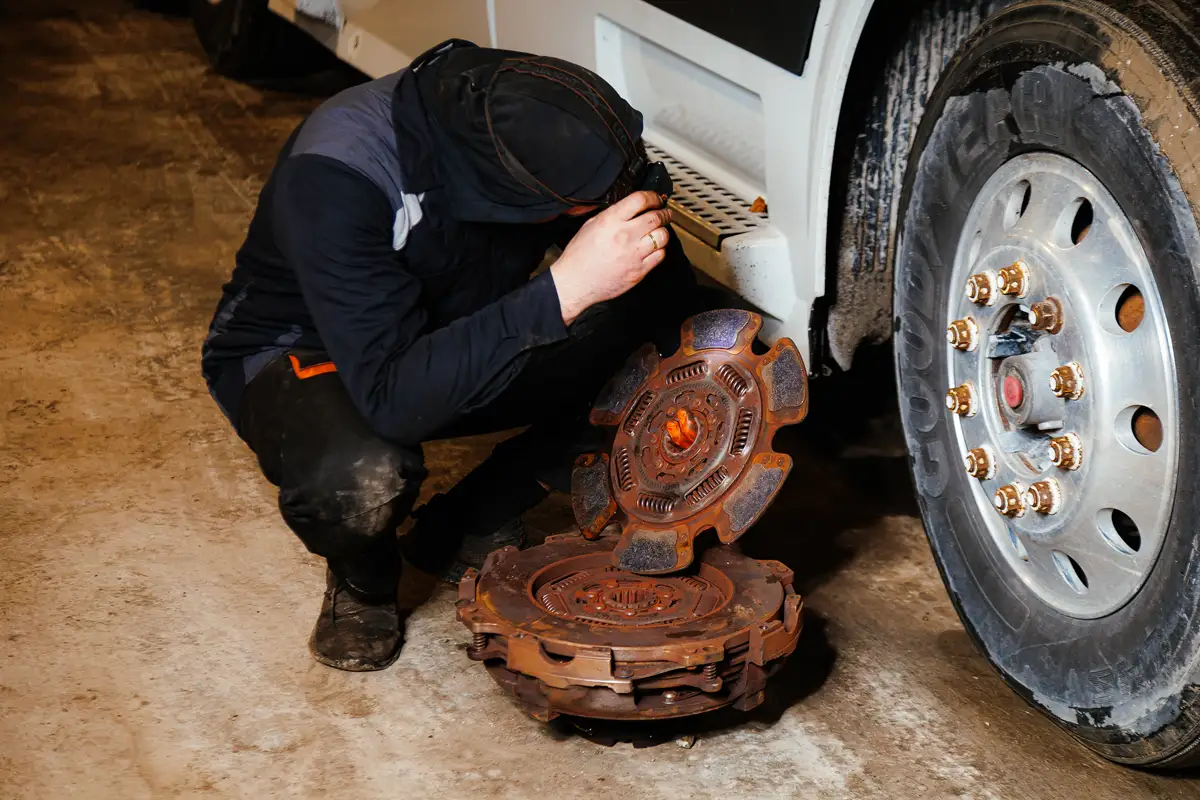 Truck Clutch & Drive Shaft Repair in Windsor, ON OMTS