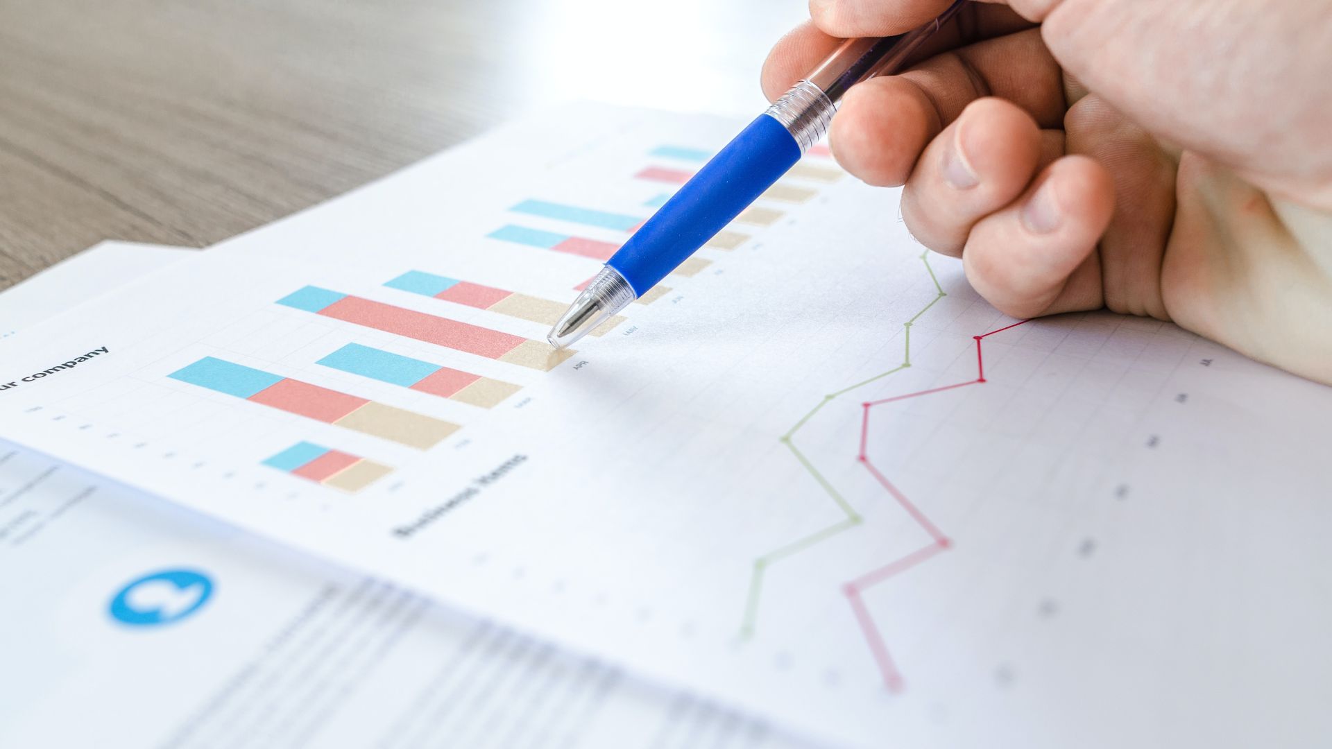 using analytics and data for ecommerce advantage