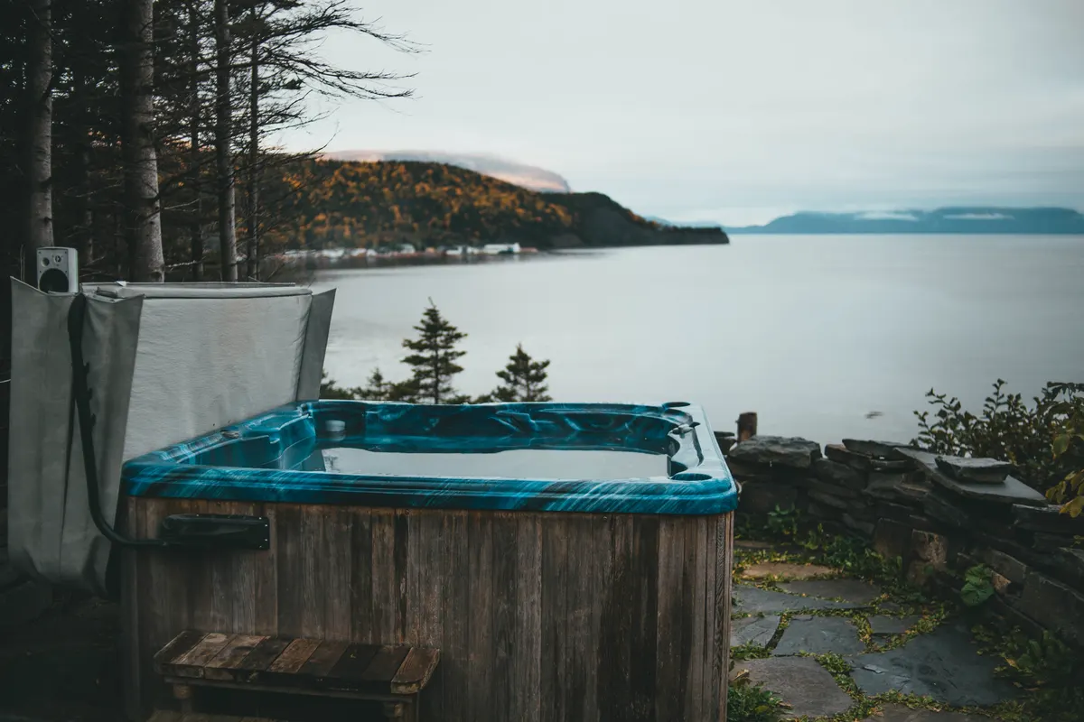 What You Need to Know When Buying a Hot TUb
