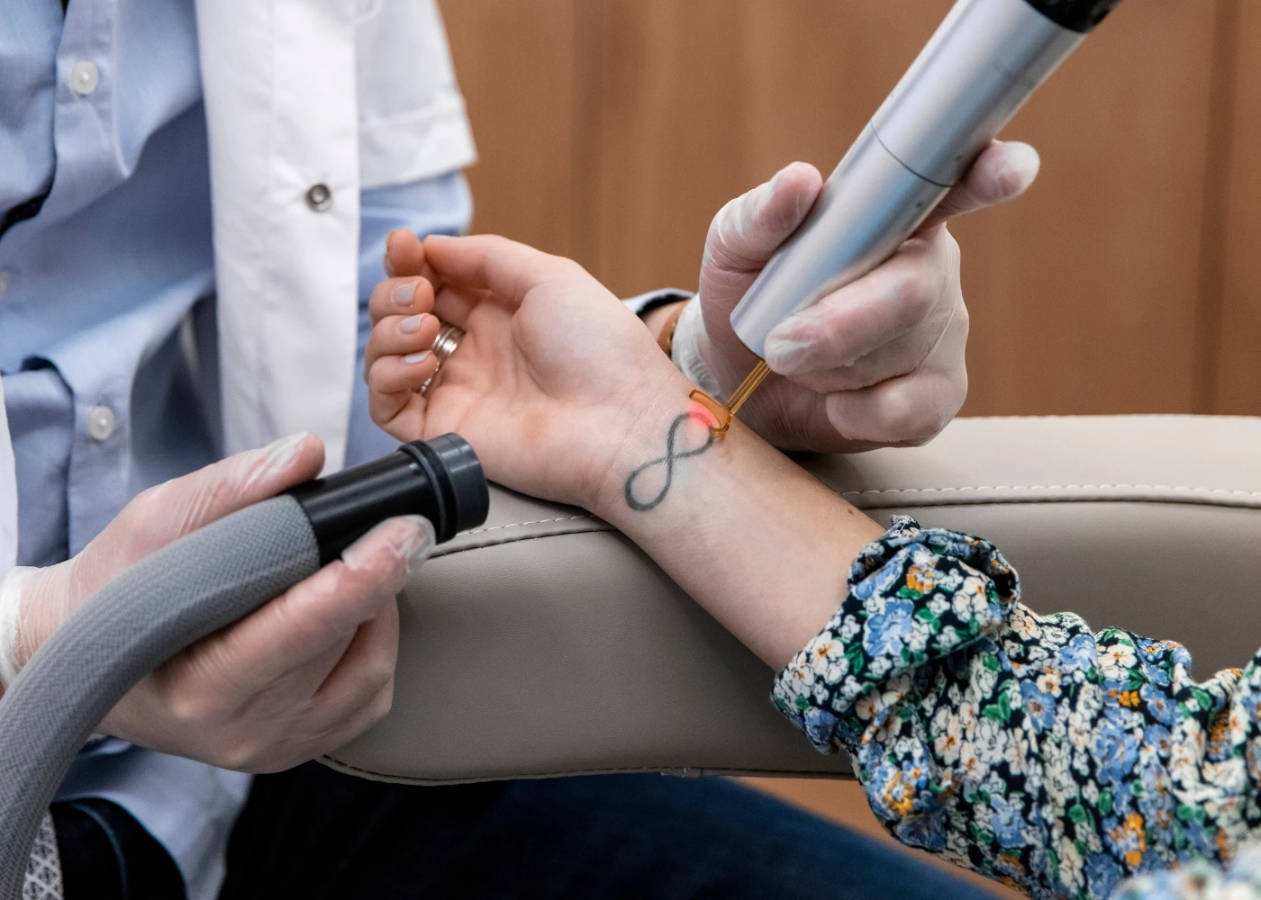 Comment faire pour enlever un tatouage ? Ray studios