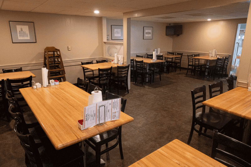 The Best Pizza in Knox County on 6th Street Bill Bobe's Pizzeria Vincennes, Indiana