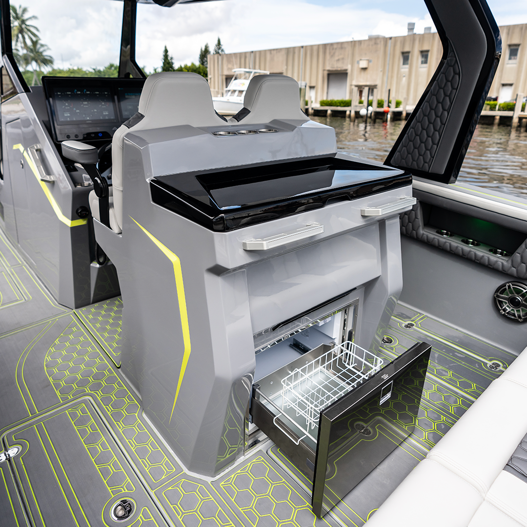 AMP 333 Luxury Center Console