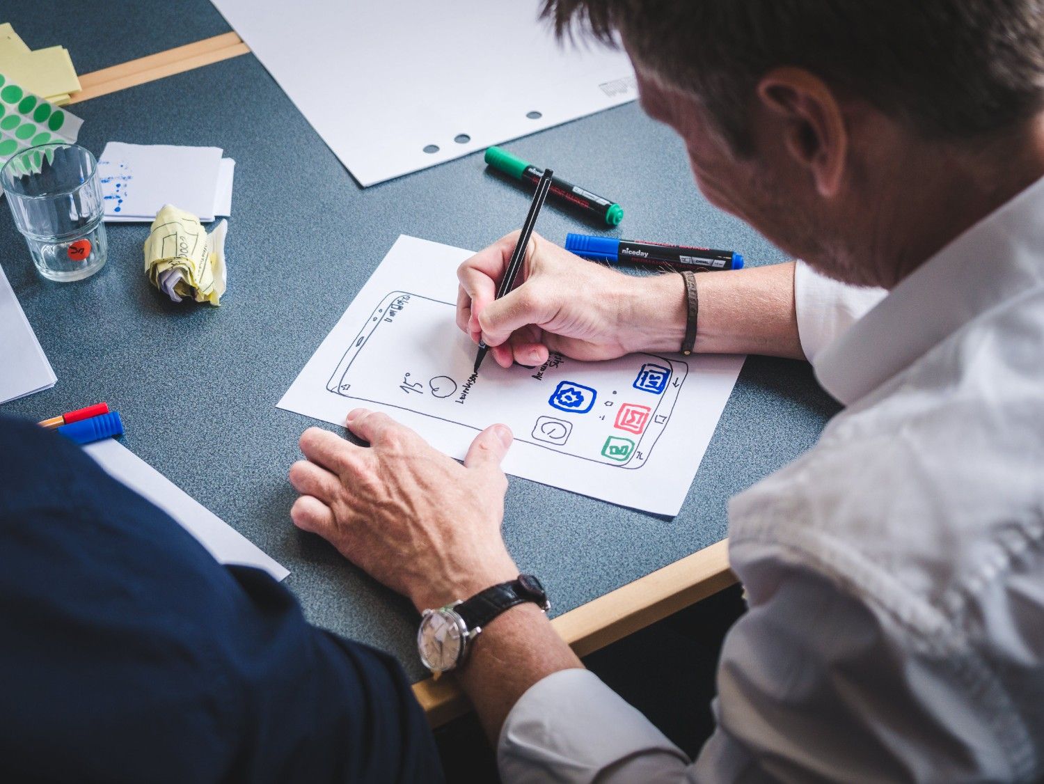 Complete Guide to Creating a UX Designer Resume [with Examples+ Pro Tips]