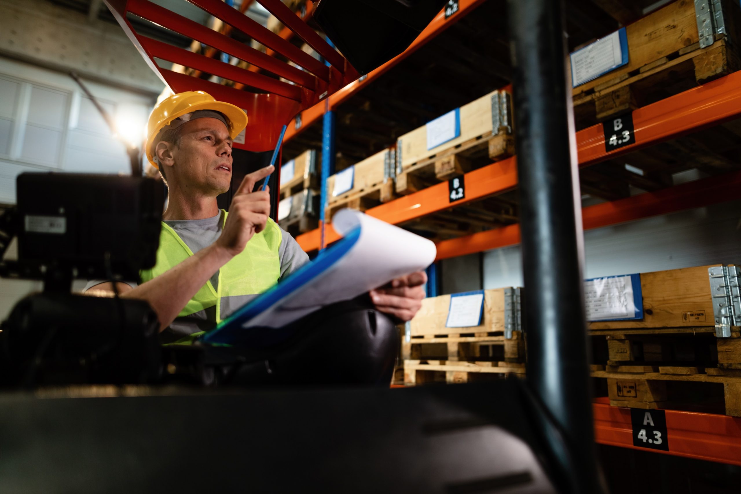 CV gerente de logistica: pasos para elaborarlo con una redacción y