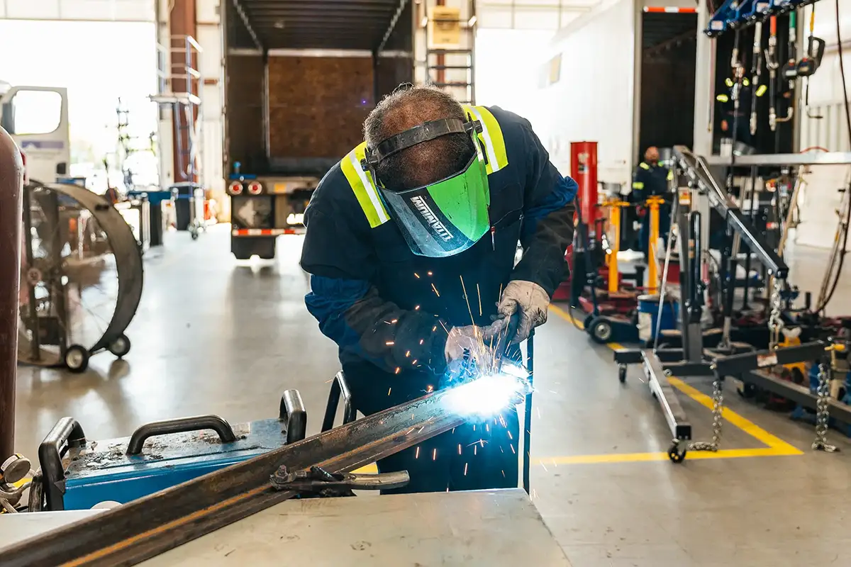 Mechanic providing welding in North Las Vegas, NV