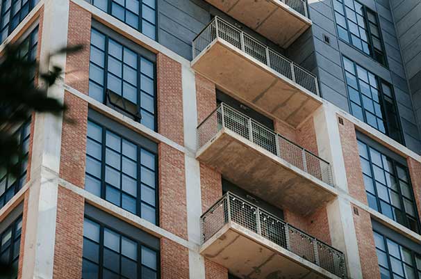 Commercial Use Cases | Lessen