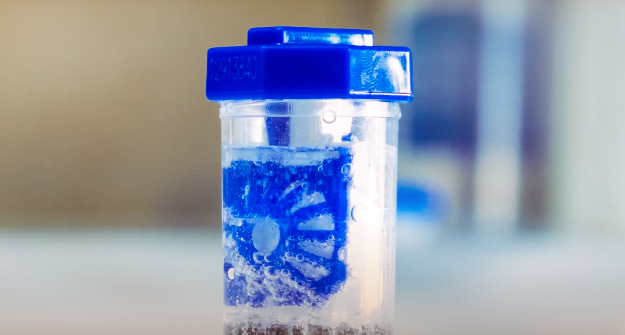 Cleaning contact lenses with hydrogen peroxide