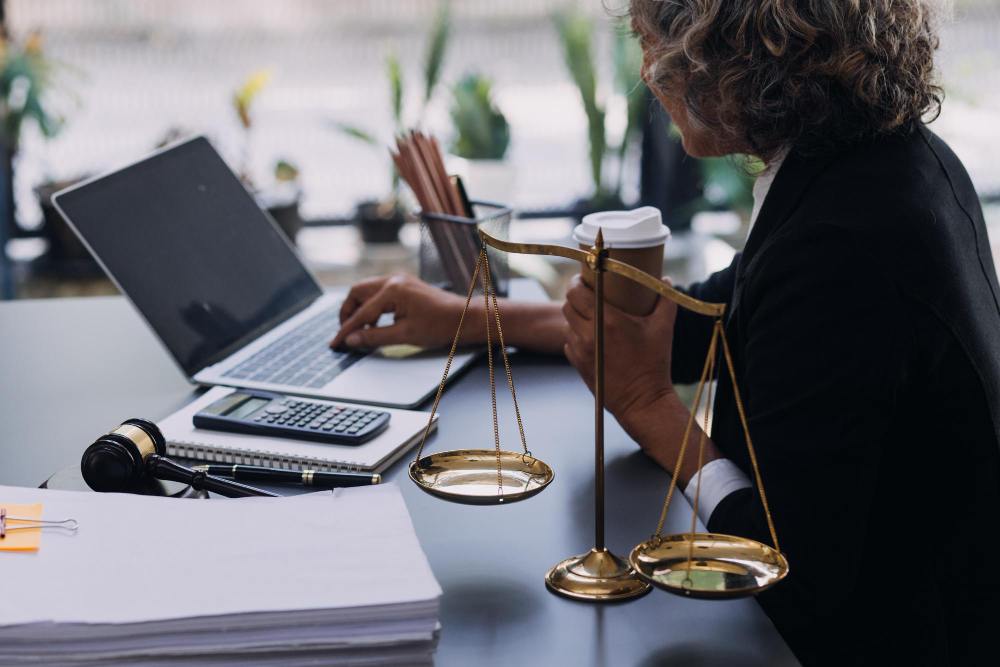Exemples de CV Analyste en justice sociale sans expérience: guide complet.