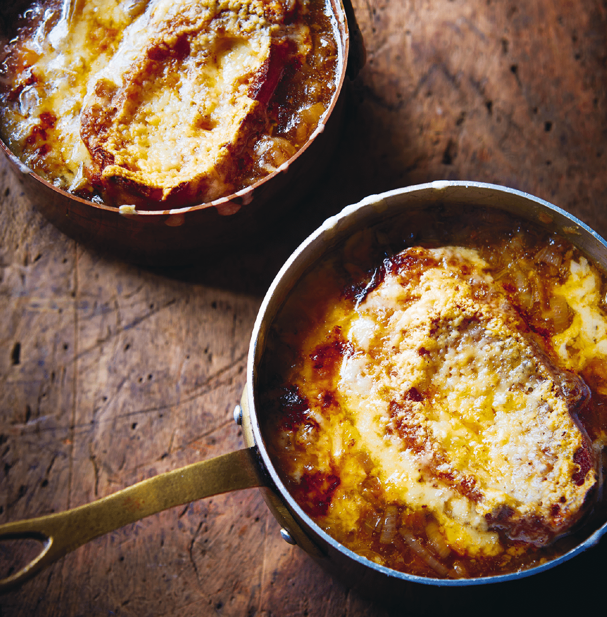 Franse uiensoep met gruyèretoast uit ‘Soep. Bouillon. Brood.’ Good Cook
