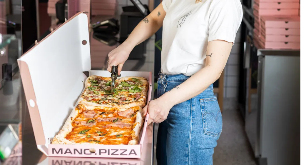 Mano pizza håndlaget deig 1 meter pizzsa