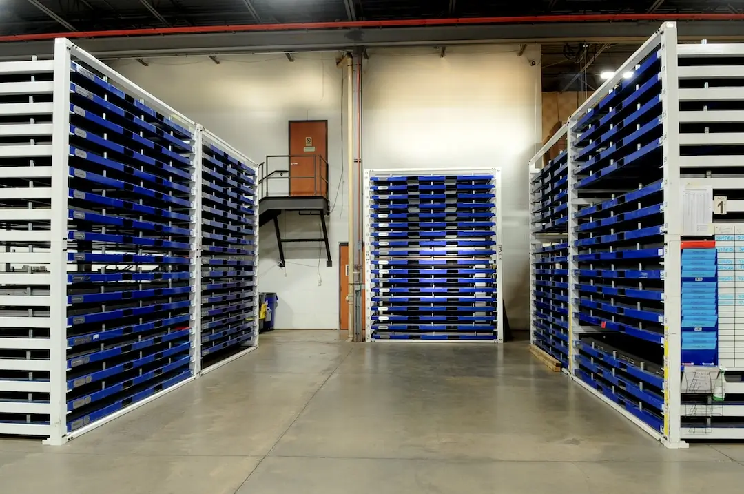 Storage bay for efficiently storing sheet metal sheet stock