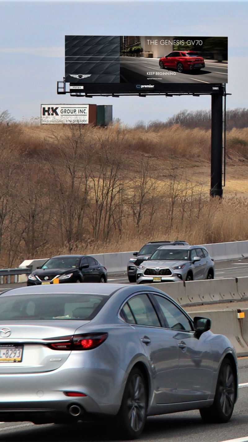 Digital Billboards Screenverse DOOH Advertising