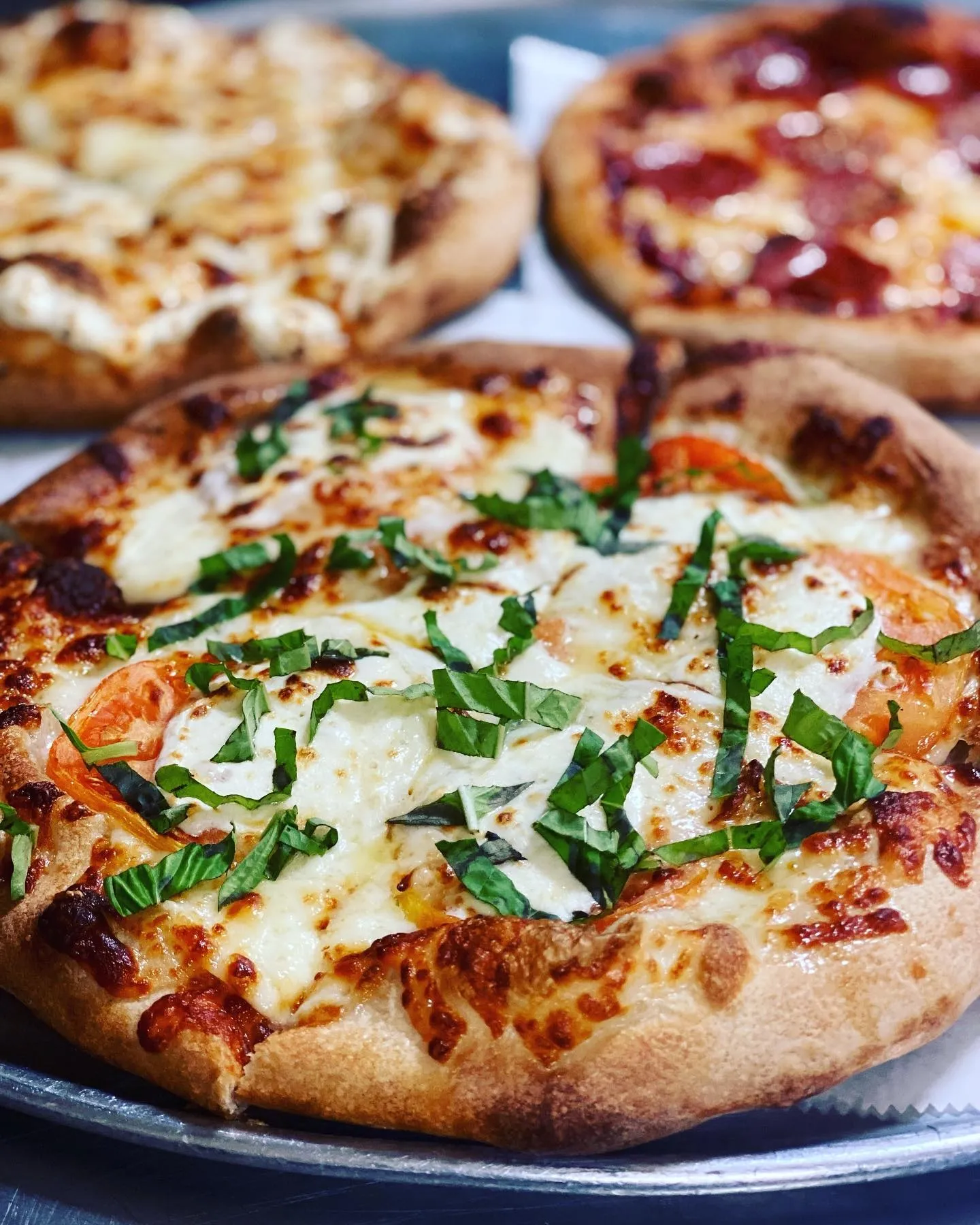 Luciano's Margaritha Pizza