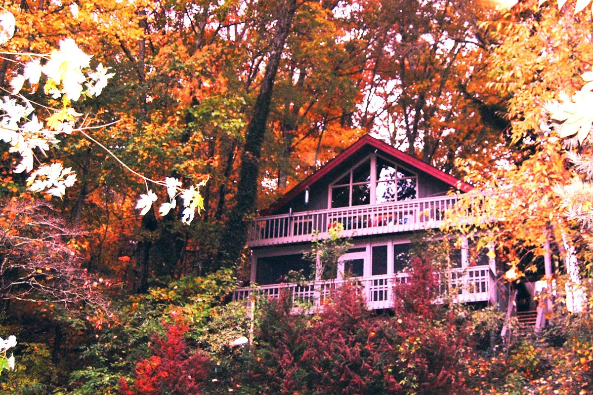 Hemlock Hill Cottage Cozy Lakefront Getaway in Cashiers, NC